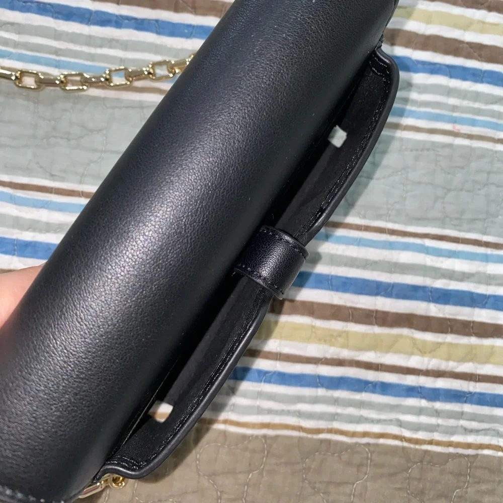 Tommy Hilfiger Crossbody Bag - Picture 6 of 6